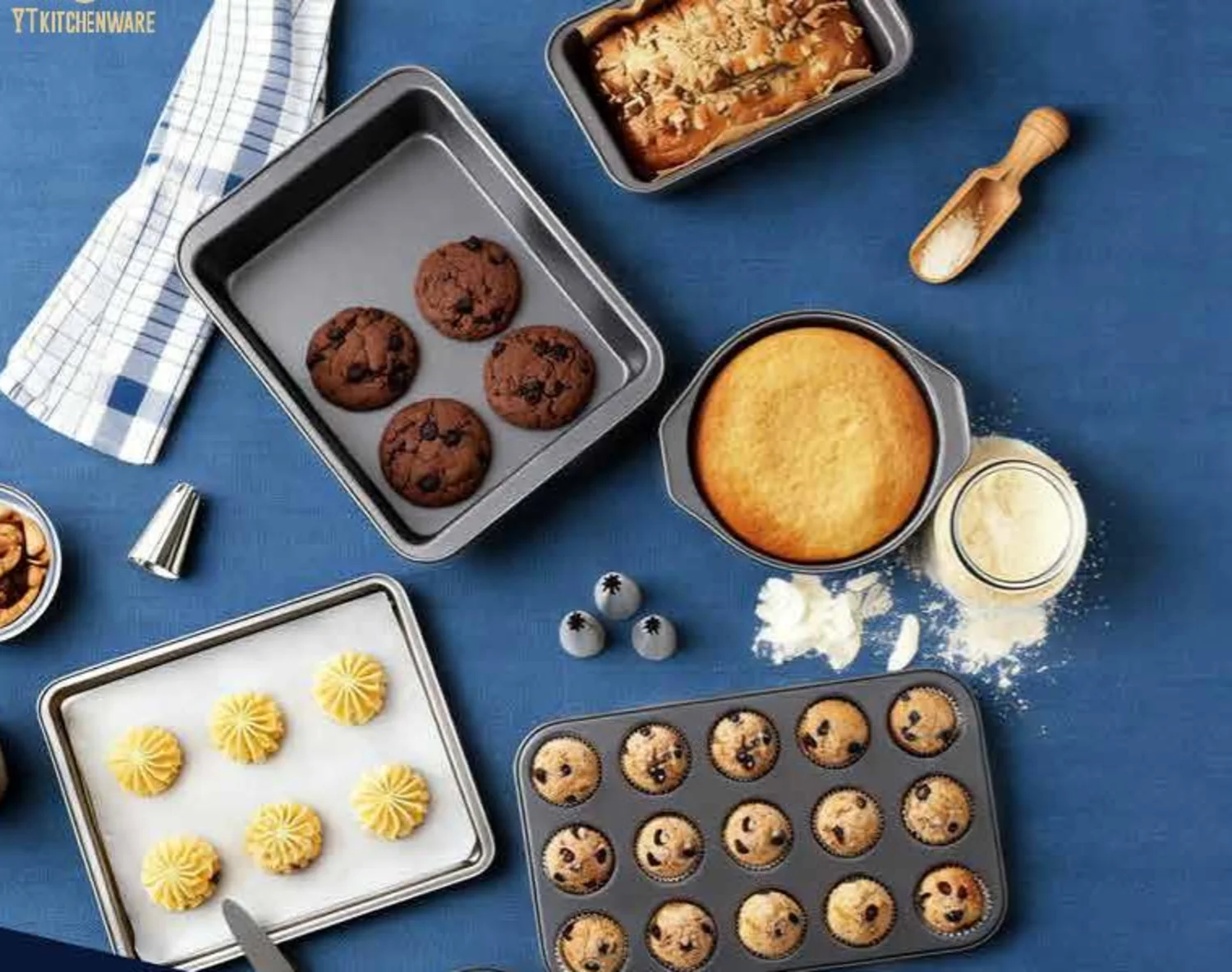Nonstick bakeware product range